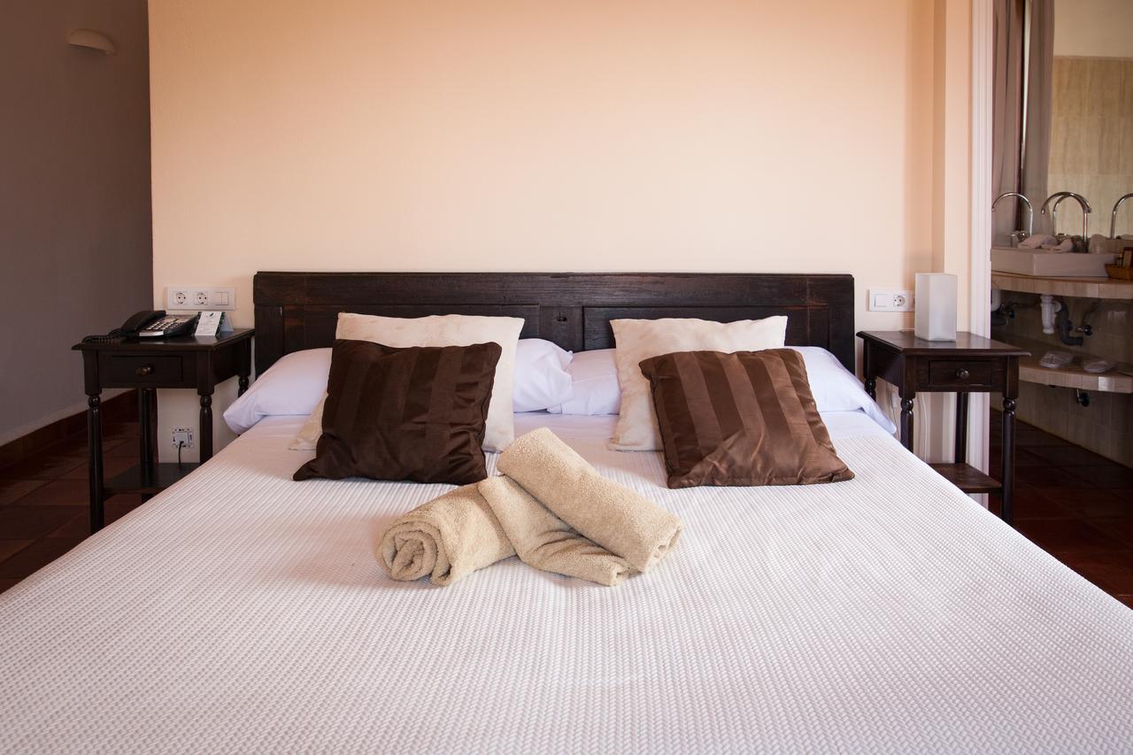 Hotel Es Lloquet (Adults Only) กัมโปส ภายนอก รูปภาพ
