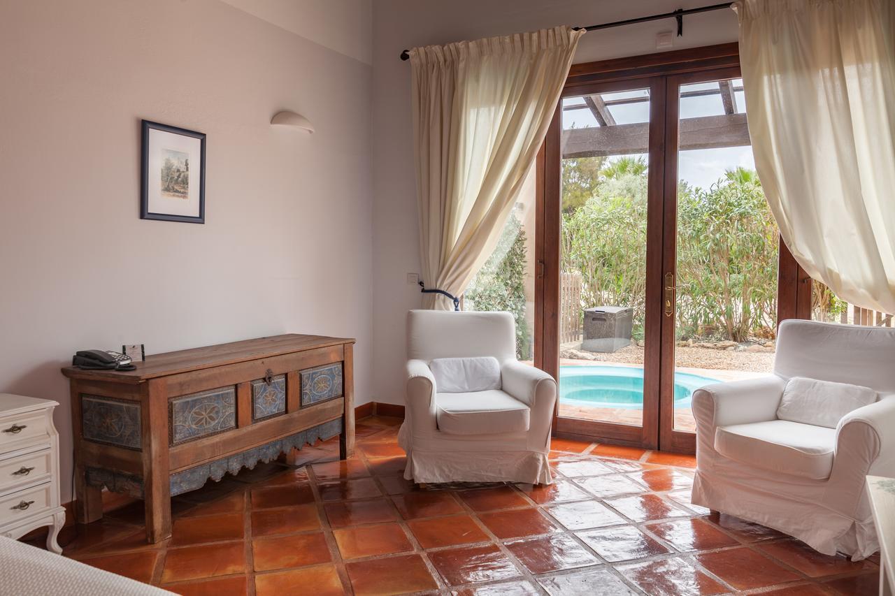 Hotel Es Lloquet (Adults Only) กัมโปส ภายนอก รูปภาพ