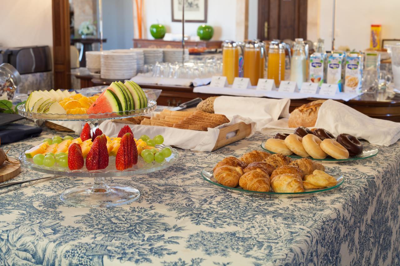 Hotel Es Lloquet (Adults Only) กัมโปส ภายนอก รูปภาพ